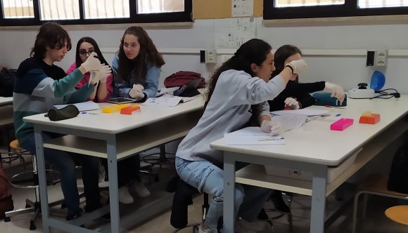 Students working in lab in Italy ABE classroom