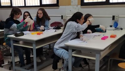 Students working in lab in Italy ABE classroom